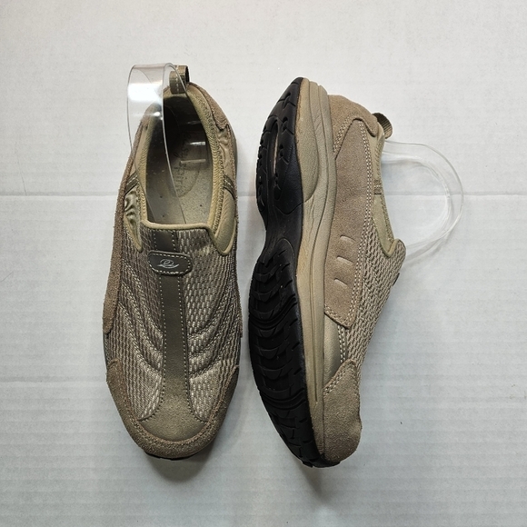 EASY Spirit Eswalktrip Slip-On Comfortable tan  sz 8 - Picture 2 of 8